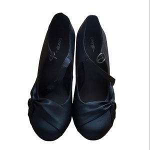 NWOT George black cone heel Mary Jane style with round toe size 7 1/2